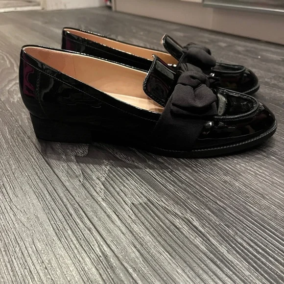 Women's Lindio Bow Slip-On Tailored Loafers - Picture 3 of 7